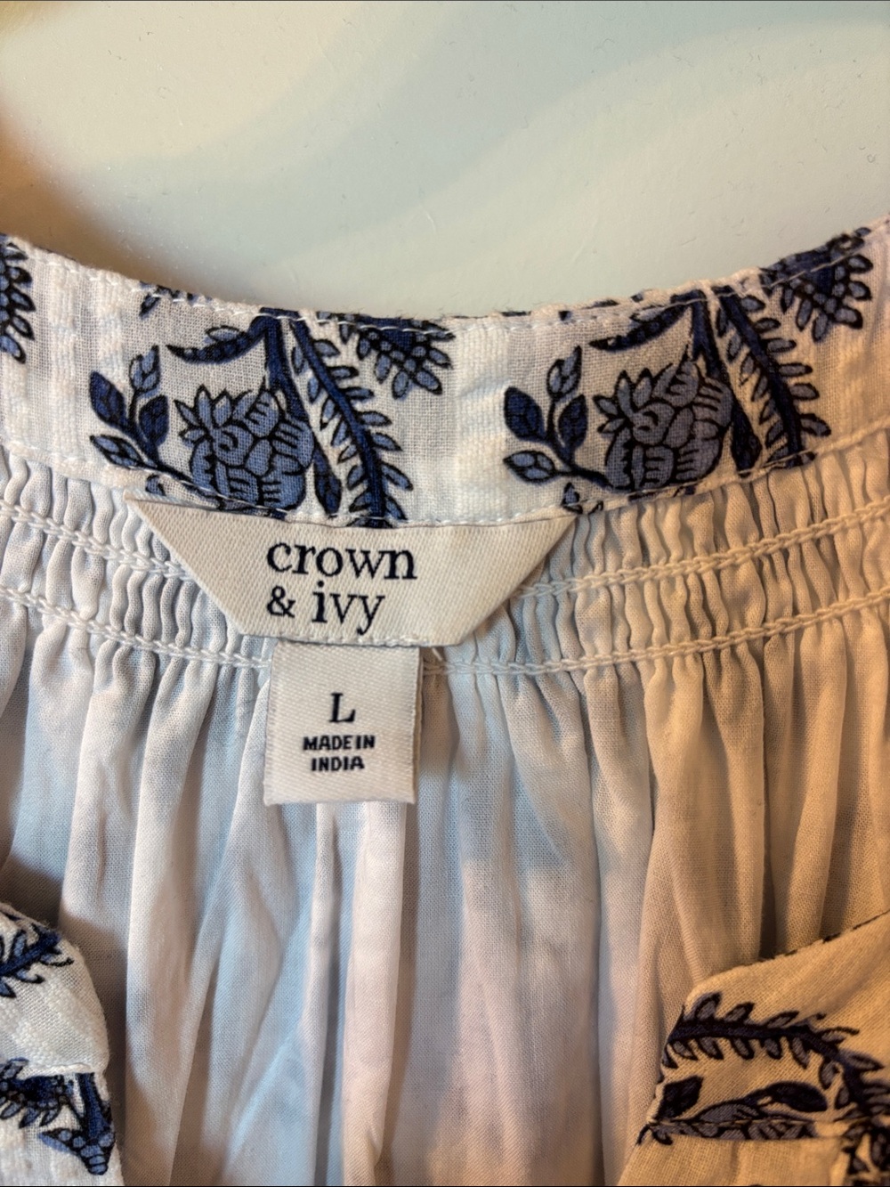 crown & ivy White and Navy Floral Print Puff-Sleeve Dress - Picture 2 of 3